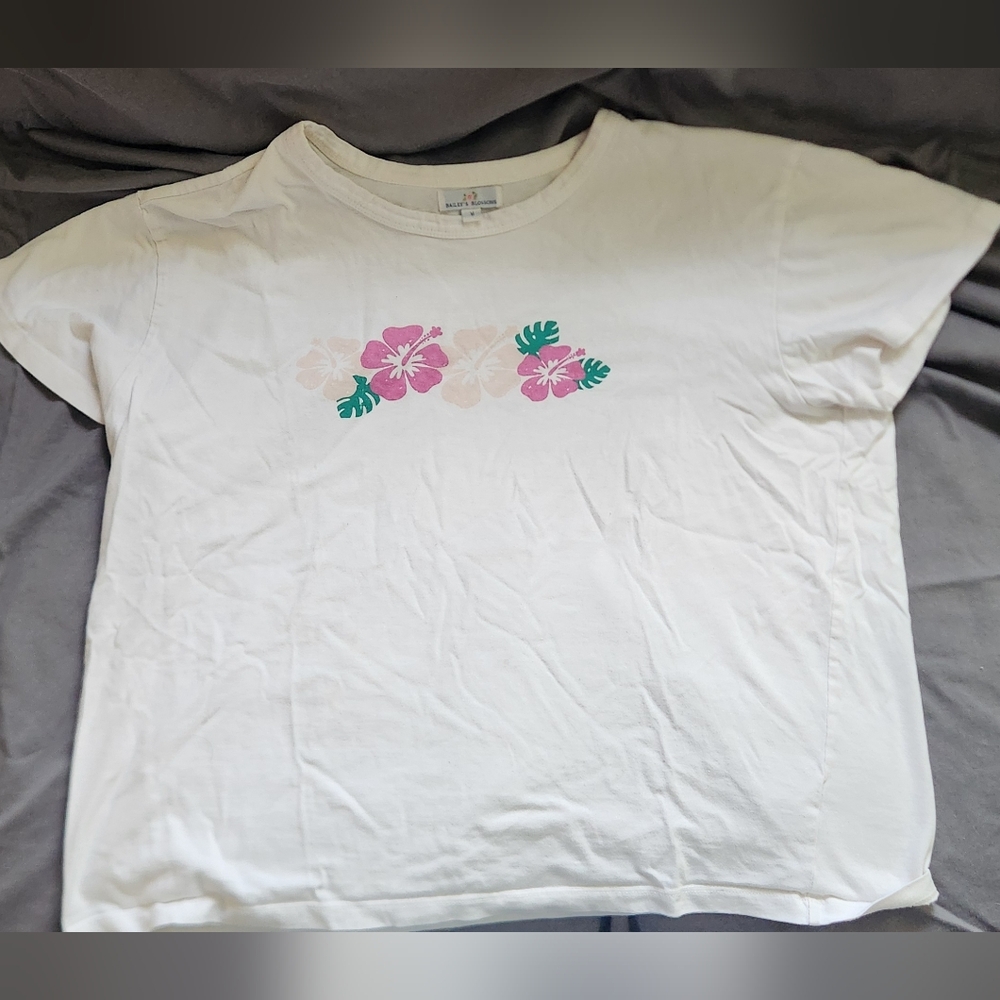 Cute‎ Simple Floral Hibiscus Graphic White Tee